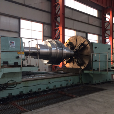 Механически обработанный кованый вал